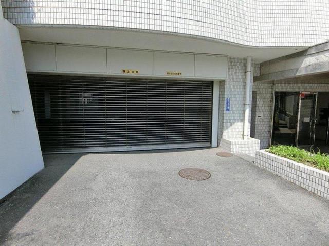 駐車場　【駐車場】駐車場