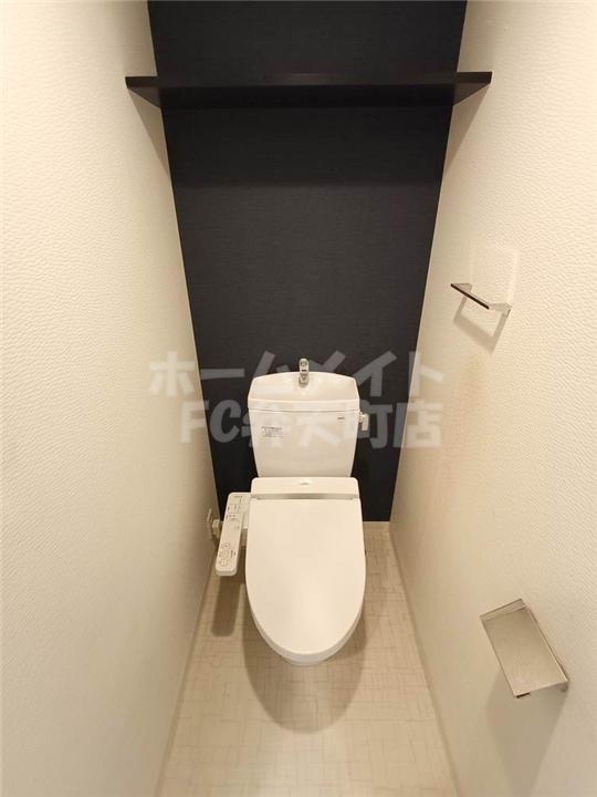 トイレ　温水洗浄便座付トイレです