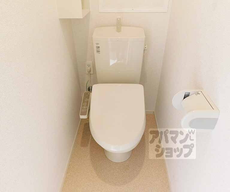 トイレ　ウォシュレット付・