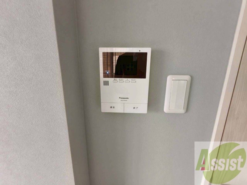 セキュリティ　ＴＶモニター付インターホンです。来客者の顔が見えるので安心！