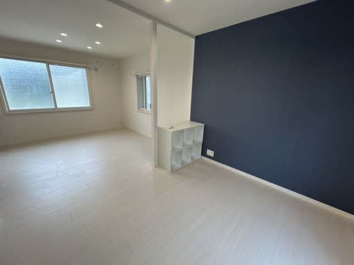 居室・リビング　シャーメゾンのお部屋へようこそ♪アクセントクロスが印象的な…