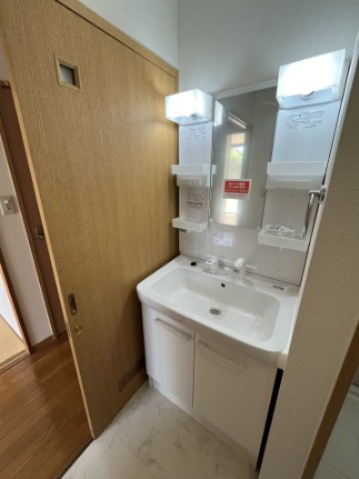 洗面設備　※他号室のお写真になります。