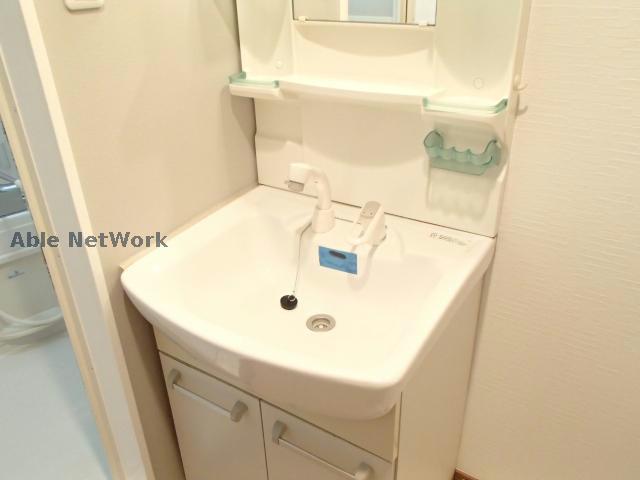 洗面設備　※同物件別部屋の写真です。