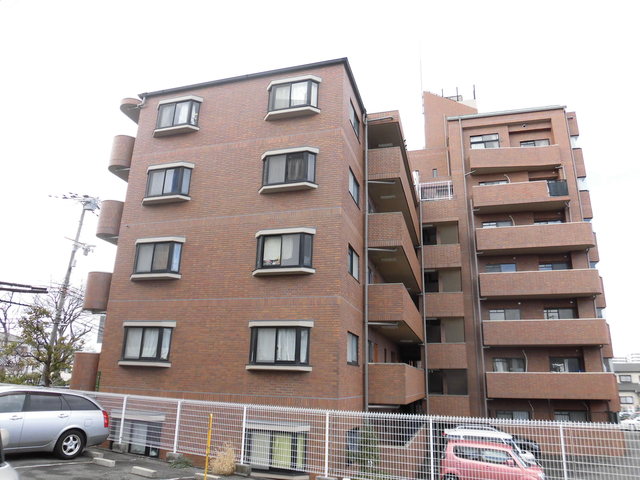 建物外観　落ち着いた雰囲気の外観です