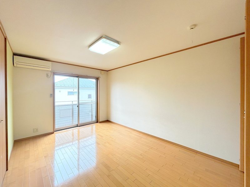 その他部屋・スペース　洋室９帖　凹凸がなく家具配置のしやすい室内