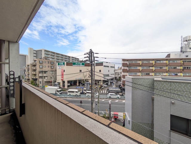 バルコニー　撮影日：２６年４月２日