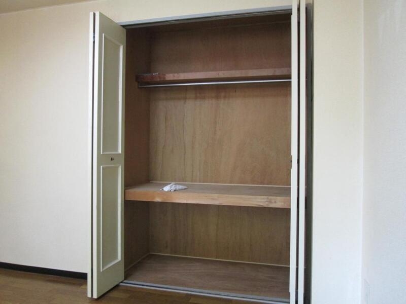 収納　収納も奥行があり、ゆったりお使い頂けます。