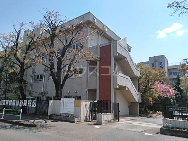 小学校　雷塚小学校（小学校）まで611m