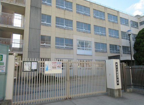 小学校　安井小学校（小学校）まで712m