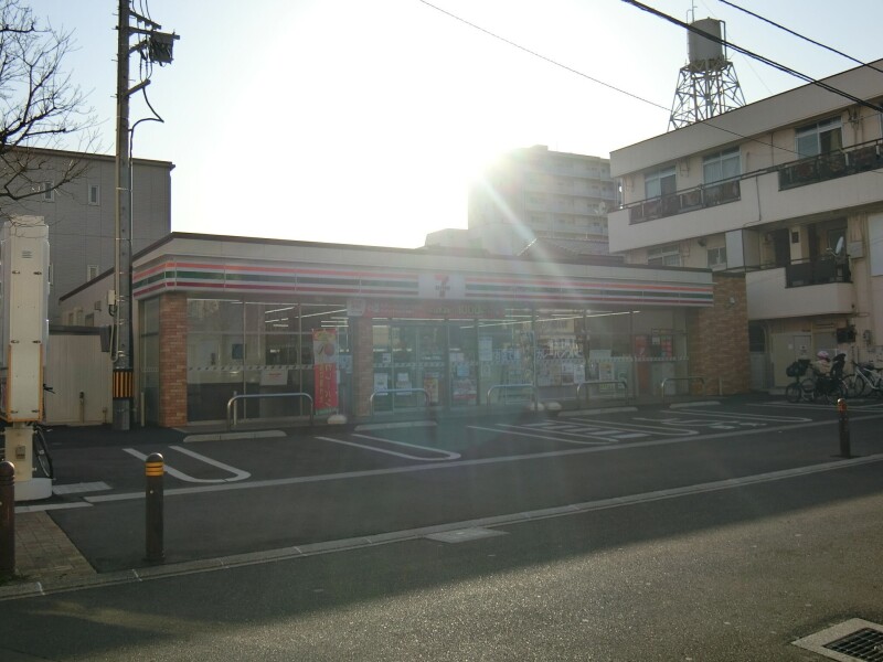 コンビニ　セブンイレブン南浦和3丁目店（コンビニ）まで116m