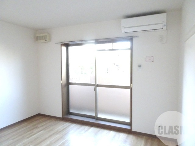 居室・リビング　明るいお部屋です♪