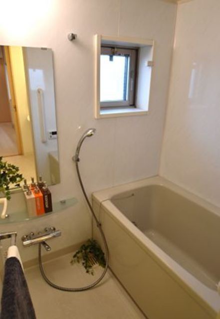 バス・シャワールーム　【浴室】同タイプ別部屋写真