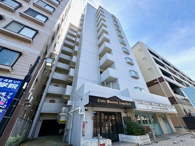 建物外観　外観は落ち着いています
