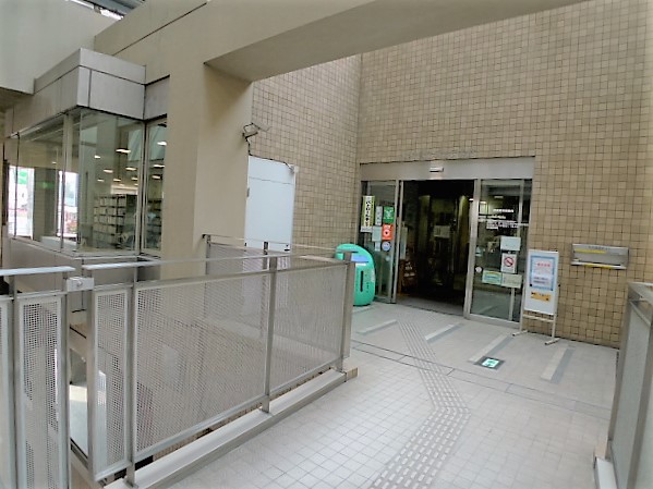 図書館　板橋区立成増図書館（図書館）まで665m