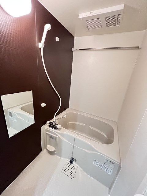 バス・シャワールーム　コンパクトで使いやすいお風呂です