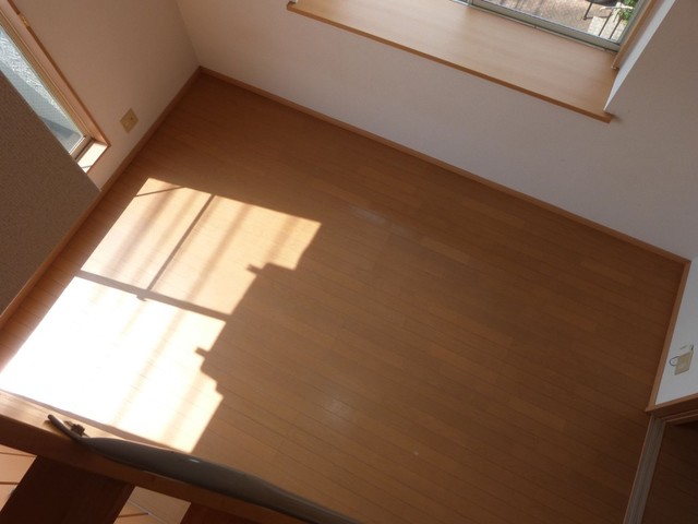 その他部屋・スペース　【洋室】午後から日没まで明るい室内です。３号は反転タイプです