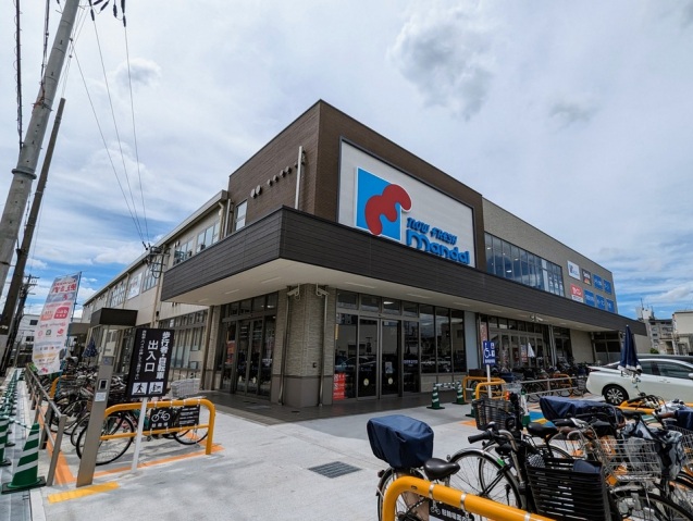 スーパー　万代巽南店（スーパー）まで439m