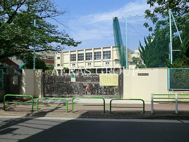 小学校　大田区立入新井第一小学校（小学校）まで487m