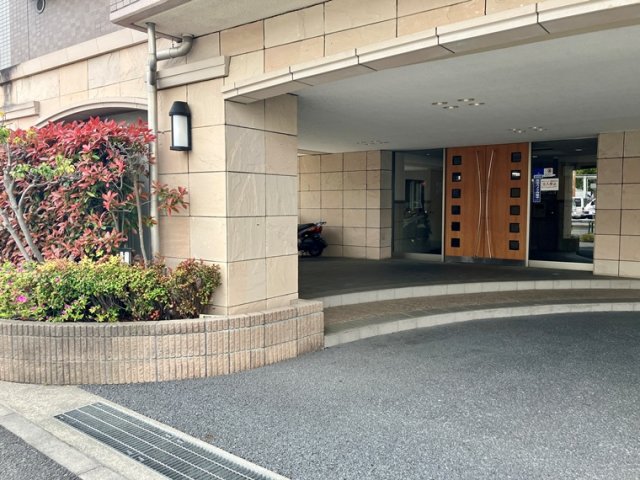 エントランス　建物の内部です