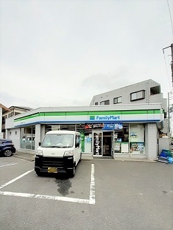 コンビニ　ファミリーマート豊島要町二丁目（コンビニ）まで285m