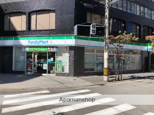 コンビニ　ファミリーマート（コンビニ）まで441m