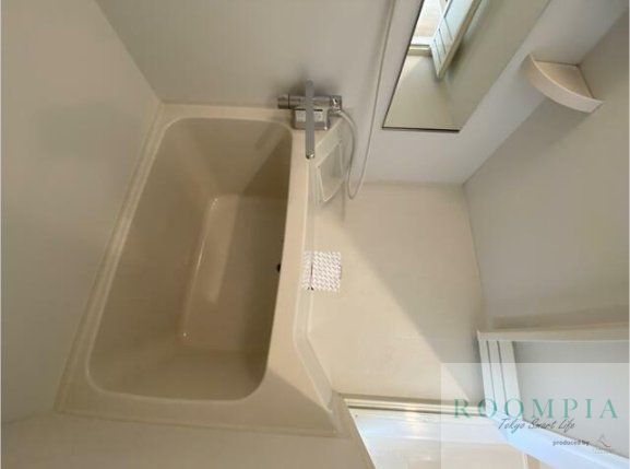バス・シャワールーム　※同タイプの別のお部屋です。