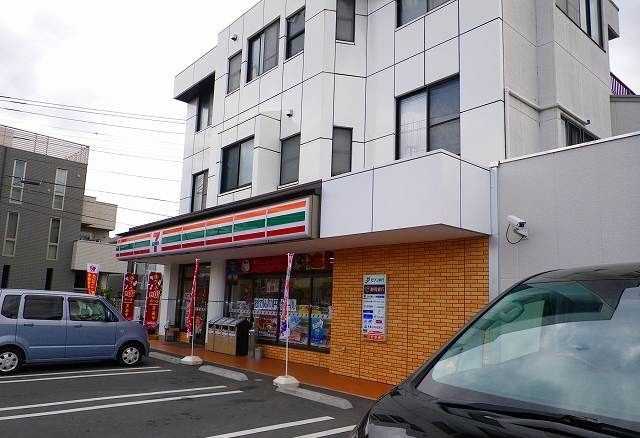 コンビニ　セブンイレブン裾野稲荷店（コンビニ）まで450m