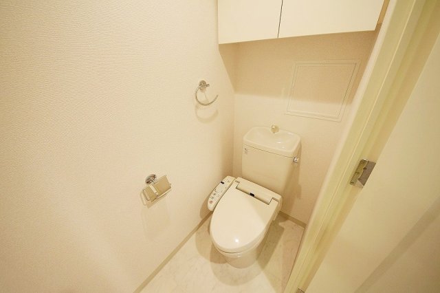トイレ　※反転タイプの写真を使用しています。