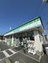 コンビニ　ファミリーマート　三木志染店（コンビニ）まで1049m