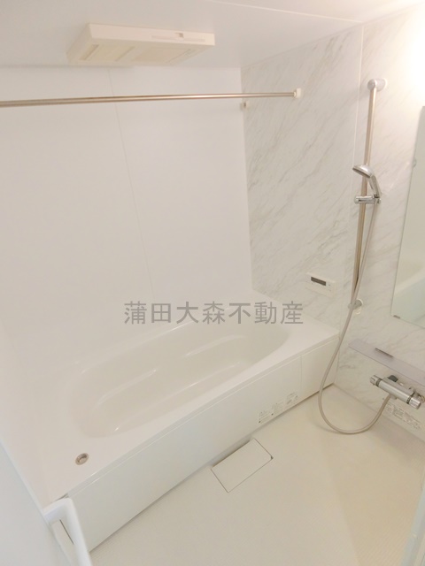 バス・シャワールーム　追焚+浴室乾燥機付きのお風呂