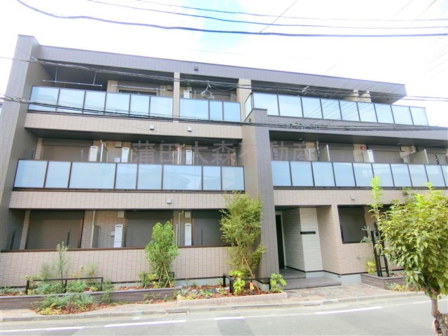 建物外観　2023年8月築　鉄骨造地上3階建て総戸数14戸 東京都大田