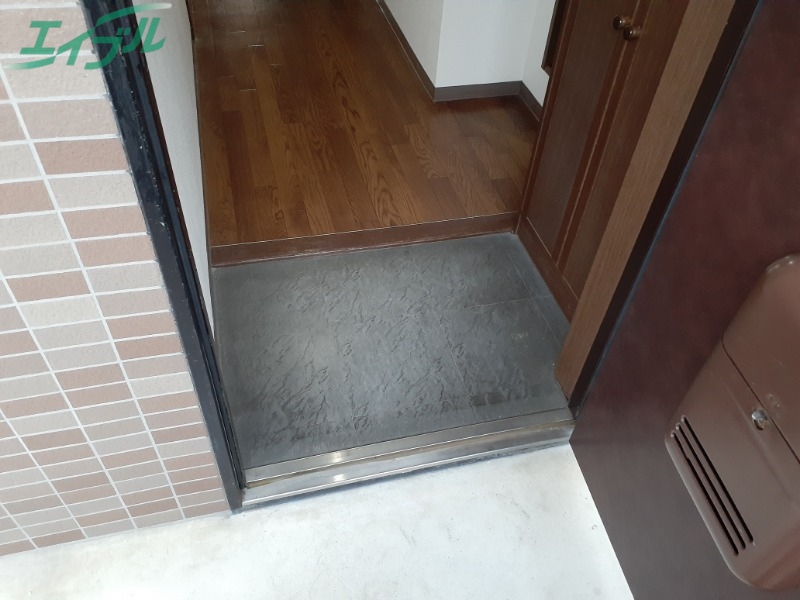 玄関　同物件別室画像