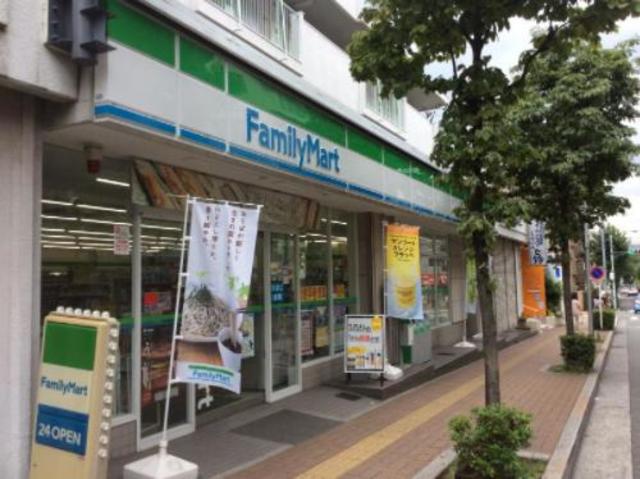 コンビニ　ファミリーマート市が尾駅前店（コンビニ）まで348m