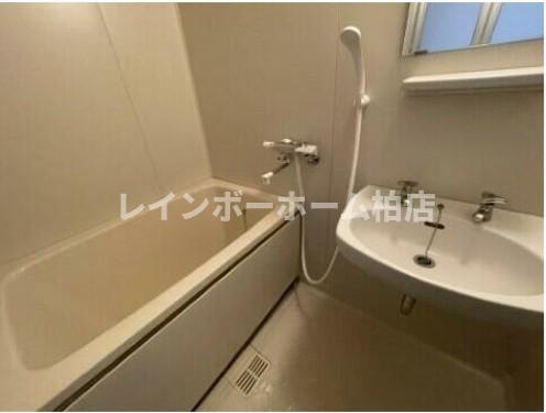 洗面設備　洗面台です