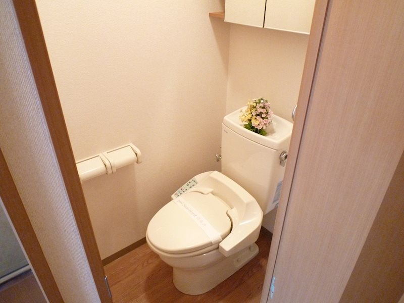 トイレ　同物件別号室参考写真