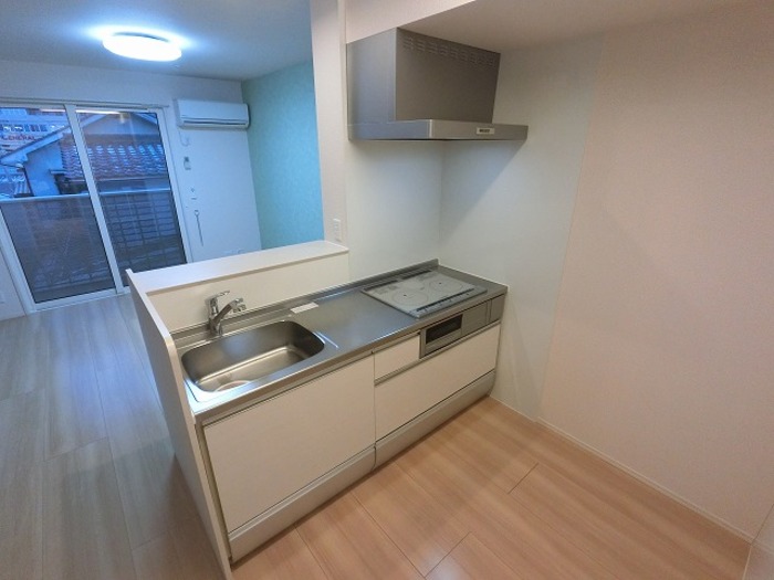 キッチン　※同物件の別部屋の写真です。