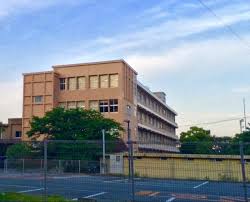 中学校　富士市立富士川第一中学校（中学校）まで1220m