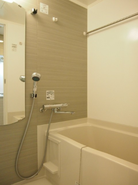 バス・シャワールーム　反転タイプ・別部屋参考写真