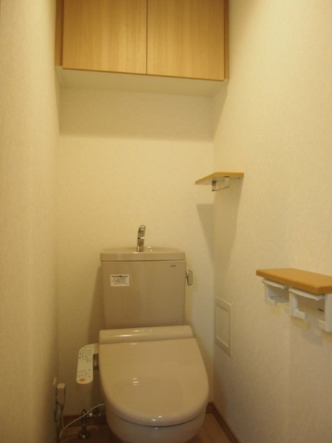 トイレ　反転タイプ・別部屋参考写真