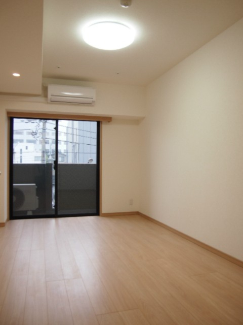 居室・リビング　反転タイプ・別部屋参考写真