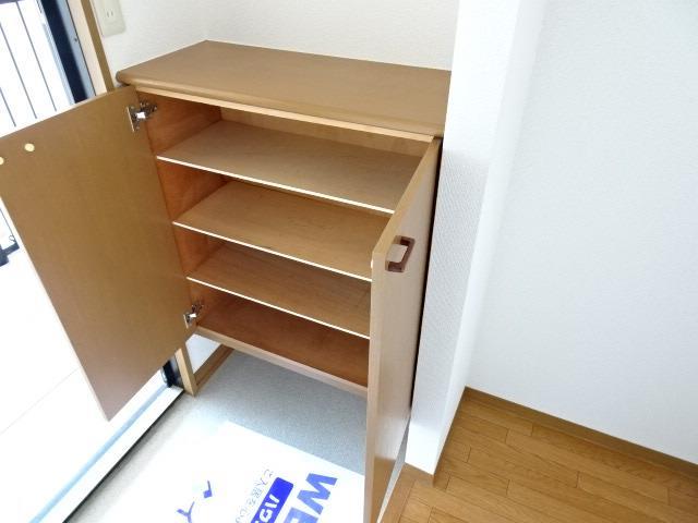 収納　シューズボックス