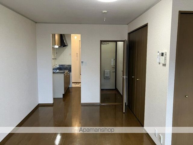 セジュールVIP IN IIの居間写真