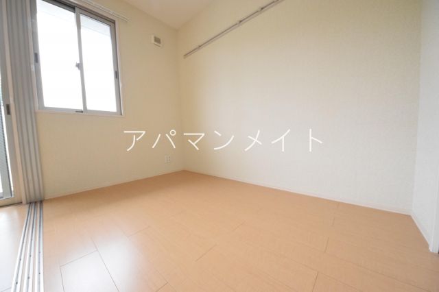 その他部屋・スペース　広くて明るい寝室
