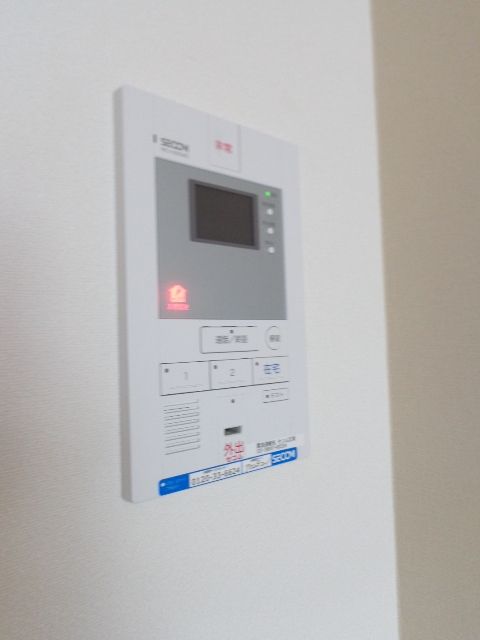 セキュリティ　安心のTVモニター付きインターホン