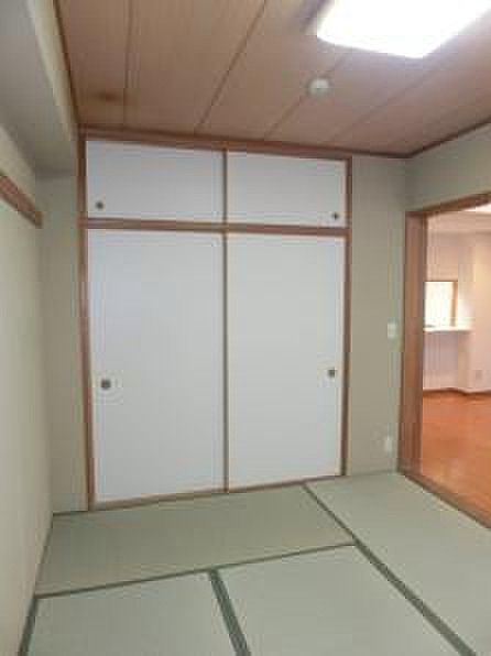 収納　（別タイプ参考写真）プレジール千駄木　文京区千駄木3