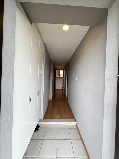 玄関　※別部屋参考写真