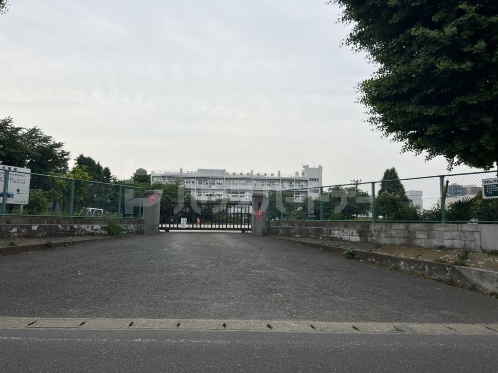 小学校　さいたま市立与野本町小学校（小学校）まで580m
