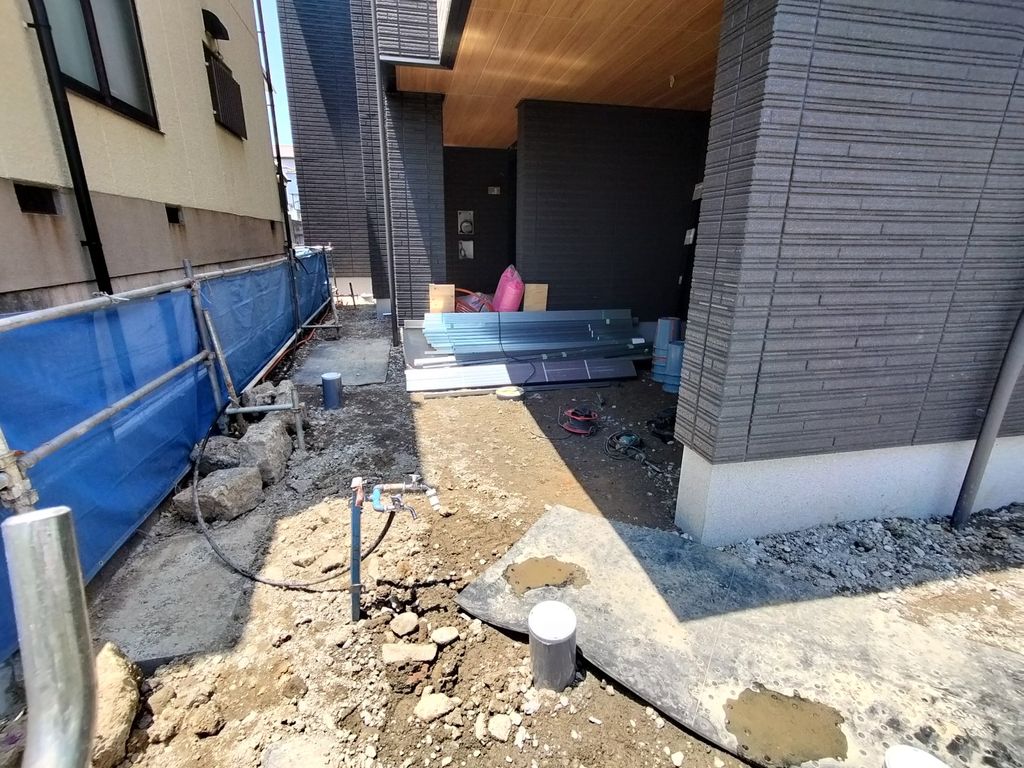 エントランス　庭