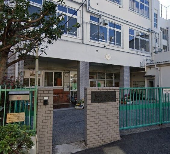 幼稚園・保育園　白山ひかり保育園（幼稚園・保育園）まで450m