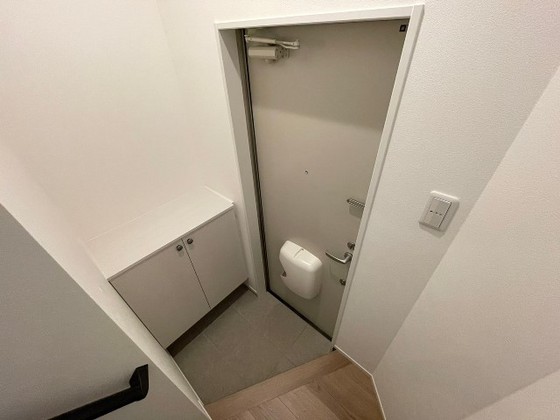 Shambre古市B棟の玄関写真